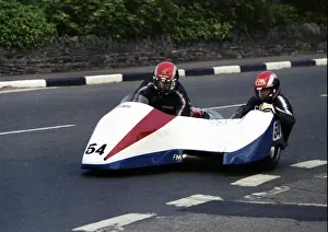 Howard Langham & Dave Wells (Yamaha) 1989 Sidecar TT