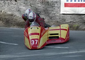 Images Dated 22nd April 2021: Howard Langham & Steve Langham (Jacobs Yamaha) 1993 Sidecar TT