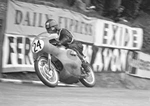 Images Dated 13th January 2022: Hugh Anderson (Suzuki) 1961 Lightweight TT