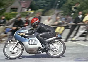 Images Dated 13th January 2022: Hugh Anderson (Suzuki) 1965 Ultra Lightweight TT