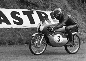 Images Dated 7th January 2017: Hugh Anderson (Suzuki) 1966 50cc TT