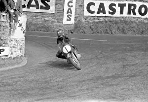 Images Dated 23rd July 2016: Hugh Anderson (Suzuki) 1966 Ultra Lightweight TT