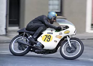 Images Dated 16th January 2022: Hugh Evans (CRD) 1969 Senior TT