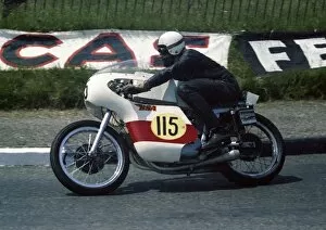 Images Dated 14th November 2015: Hugh Evans (MV A50) 1967 Senior TT