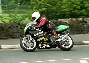 Images Dated 3rd February 2018: Hugh Reynolds (Yamaha) 2000 Lightweight TT