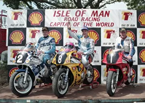 Jim Moodie Gallery: Iain Duffus (Yamaha) Jim Moodie (Yamaha) Sreve Linsdell (Yamaha) 1993 Supersport 400 TT