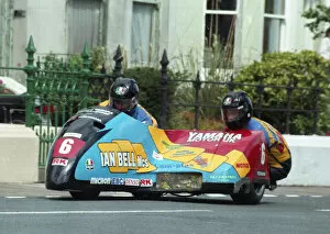 Images Dated 16th November 2020: Ian Bell & Neil Carpenter (Bell Yamaha) 1998 Sidecar TT