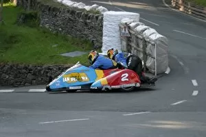 Images Dated 31st May 2003: Ian Bell & Neil Carpenter (DMR Bell Yamaha) 2003 Sidecar TT