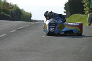 Images Dated 31st May 2003: Ian Bell & Neil Carpenter (DMR Bell Yamaha) 2003 Sidecar TT