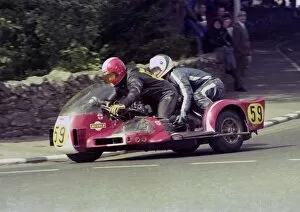 Images Dated 14th August 2016: Ian McDonald & Andre Witherington (Weslake) 1976 1000 Sidecar TT