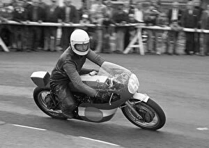 Images Dated 23rd October 2020: Ian Parkinson (Yamaha) 1975 Junior Manx Grand Prix