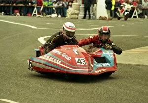 Images Dated 2nd April 2017: Ian Pugh & David Samuel (Yamaha) 1988 Sidecar TT