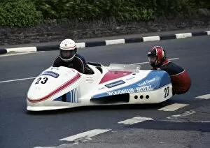 Ian Pugh & David Samuel (Yamaha) 1989 Sidecar TT