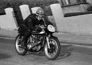 Images Dated 15th October 2018: Ian Yeates (Norton) 1957 Junior TT