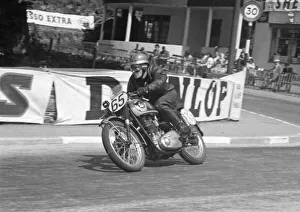 Images Dated 24th December 2021: J H T Harris (BSA) 1953 Junior Clubman TT
