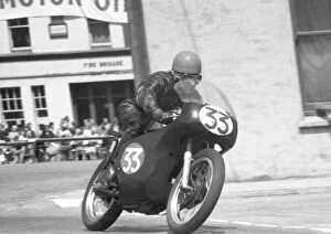 Images Dated 3rd February 2022: Jack Brett (Norton) 1960 Junior TT