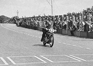 Images Dated 23rd October 2021: Jack Daniels (HRD) 1948 Clubman Senior TT