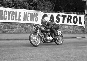 Images Dated 19th September 2011: Jack Gow leaving Governors Bridge: 1960 Lightweight TT