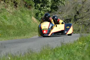 James Melvin & Lee Cain (MRE Yamaha) 2007 Jurby Road