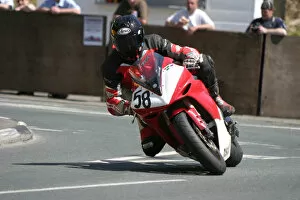 Images Dated 3rd June 2006: James Muir (Yamaha) 2006 Superbike TT