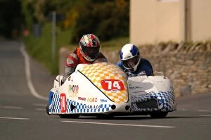 Images Dated 5th June 2004: Jean Hergott & Gerald Midrouet (Founds Yamaha) 2004 Sidecar TT