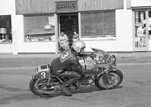 Jeff Wade (Laverda SFC) at Ramsey, 1972 Production TT