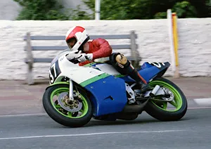 Images Dated 9th March 2019: Jeremy Doughty (Kawasaki) 1992 Supersport 400 TT
