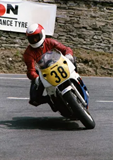 Images Dated 9th March 2019: Jeremy Doughty (Yamaha) 1992 Supersport 600 TT