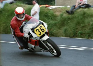 Images Dated 9th March 2019: Jeremy Doughty (Yamaha) 1993 Supersport 600 TT