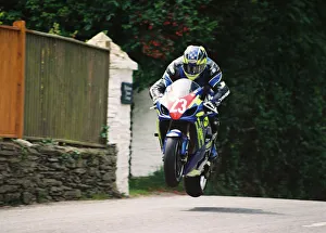 Images Dated 11th August 2018: Jim Hodson (Suzuki) 2004 Production 1000 TT