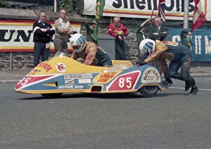 Images Dated 16th December 2019: Jim Norbury & Norman Elcock (Yamaha) 1986 Sidecar TT