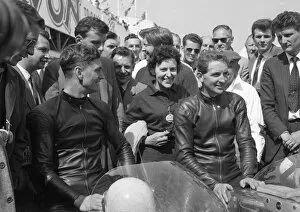 Derek Minter Gallery: Jim Redman and Derek Minter (Honda) 1962 Lightweight TT