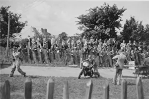 Jimmy Guthrie Gallery: Jimmy Guthrie (Norton) 1937 Senior TT