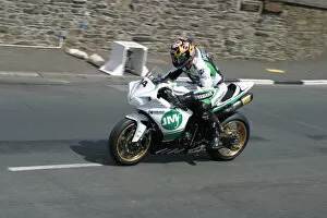 Images Dated 8th June 2009: Jimmy Moore (Yamaha) 2009 Superbike TT