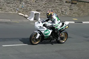 Images Dated 8th June 2009: Jimmy Moore (Yamaha) 2009 Superbike TT