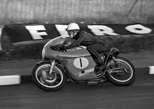 Images Dated 8th March 2020: Joe Dunphy (Beart Norton) 1966 Senior TT