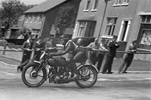 Images Dated 15th September 2011: Joe Finch on Bray Hill: 1953 Clubman 1000 TT
