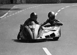 Images Dated 9th December 2016: Joe Heys & Raymond Burns (Yamaha) 1986 Sidecar TT