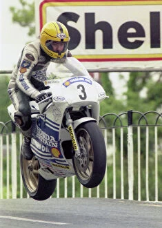 Images Dated 7th November 2019: Joey Dunlop (Honda) 1990 Senior TT