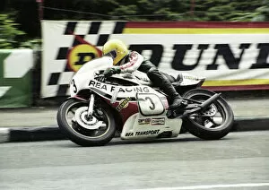Joey Dunlop Gallery: Joey Dunlop (Yamaha) winning the 1980 Classic TT