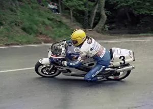 Images Dated 30th March 2013: Joey rounds Ramsey Hairpin: 1986 Formula One TT