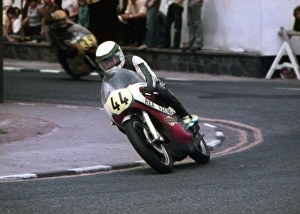 Images Dated 29th March 2013: Joeys first Senior TT: 1976 Senior TT
