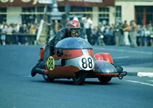 John Barker Gallery: John Barker & Chris Emmins (Reynoldson Triumph) 1970 750cc Sidecar TT