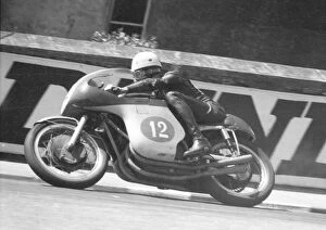 Images Dated 25th December 2021: John Hartle (MV) 1960 Junior TT