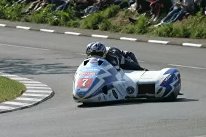 Images Dated 4th June 2007: John Holden & Andrew Winkle (LCR Suzuki) 2007 Sidecar TT