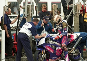 Images Dated 15th August 2016: John McGuinness (Honda) 2000 Formula One TT