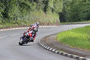John McGuinness (Honda) and Ian Hutchinson (BMW) 2022 Superstock TT
