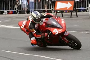 Images Dated 8th June 2004: John McGuinness (Yamaha) 2004 Production 1000 TT