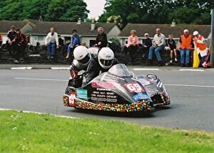 Images Dated 12th July 2017: John Saunders & Colin Smith (MR Equipe Yamaha) 2004 Sidecar TT