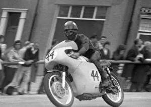 Images Dated 29th May 2020: John Simmonds (Norton) 1964 Senior TT
